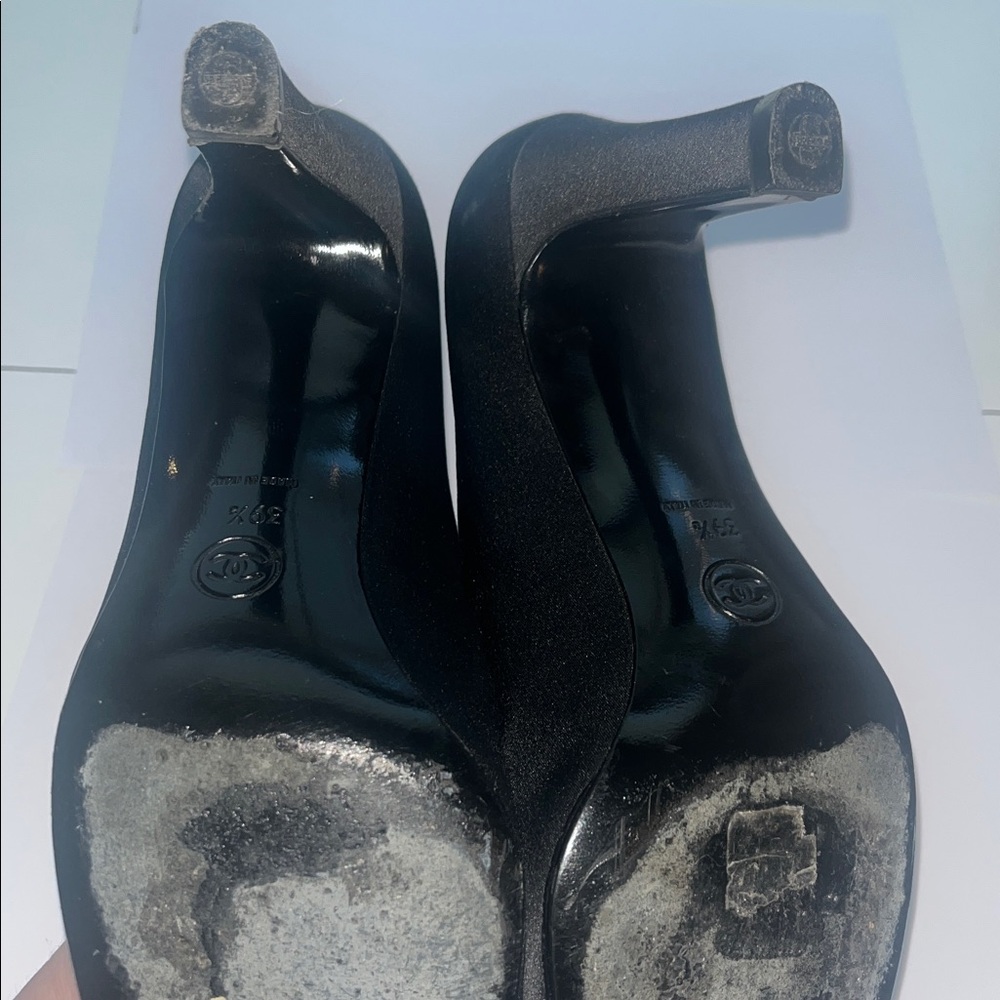 CHANEL Vintage CC Lovo Silk Black Pumps High Heel Shoes - Picture 14 of 15